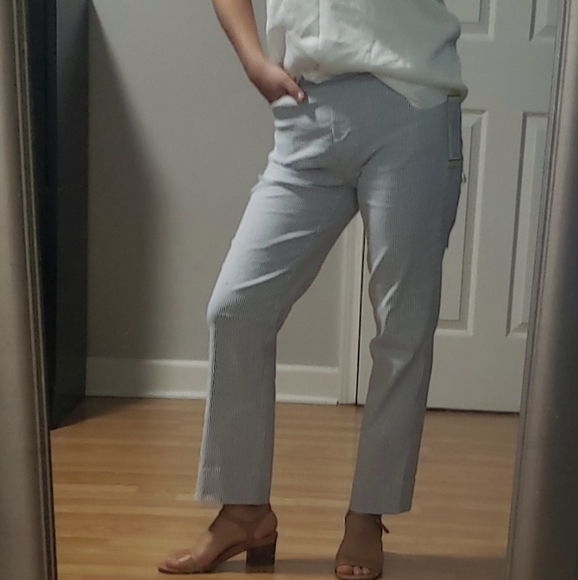 White and blue pants - Picture 2 of 3